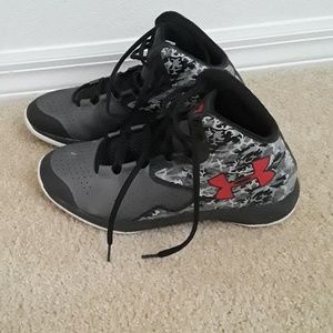 UA SNEAKER